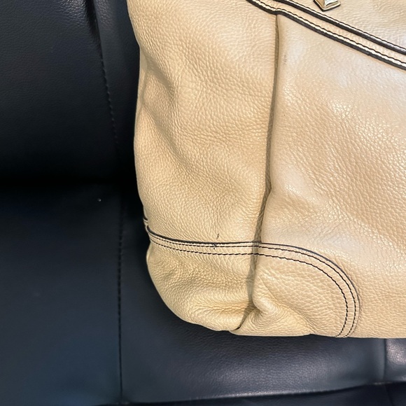 Authentic MCM Pale Yellow Pebbled Leather Studded Logo Motifs Shoulder Bag - Picture 4 of 15